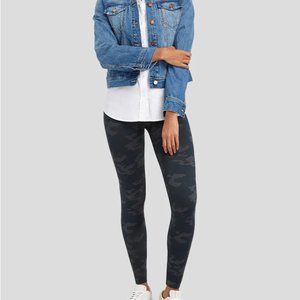 Spanx Black Camo Tights / Leggings / Yoga Pants in Small/Petite - Worn Once!